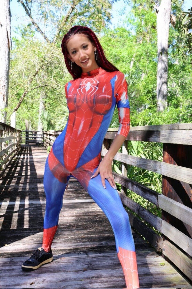 Alessandra Liu Photo #137