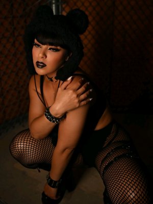 mortalmikasa Photo #41