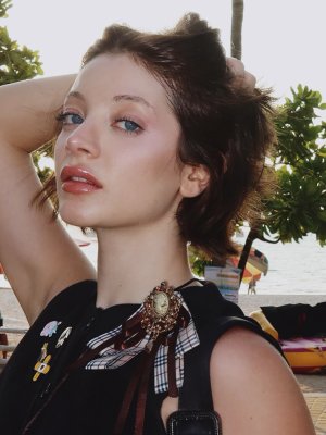 Leyla Afshonkar Photo #15