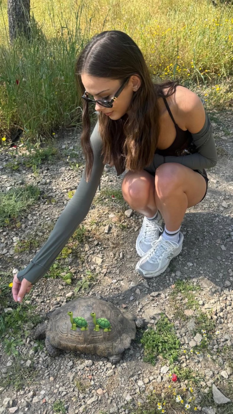 Meika Woollard Photo #83