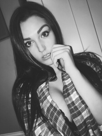 Ally Hardesty Photo #213