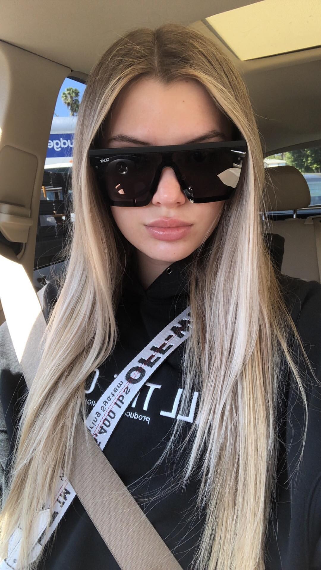 Alissa Violet Photo #18