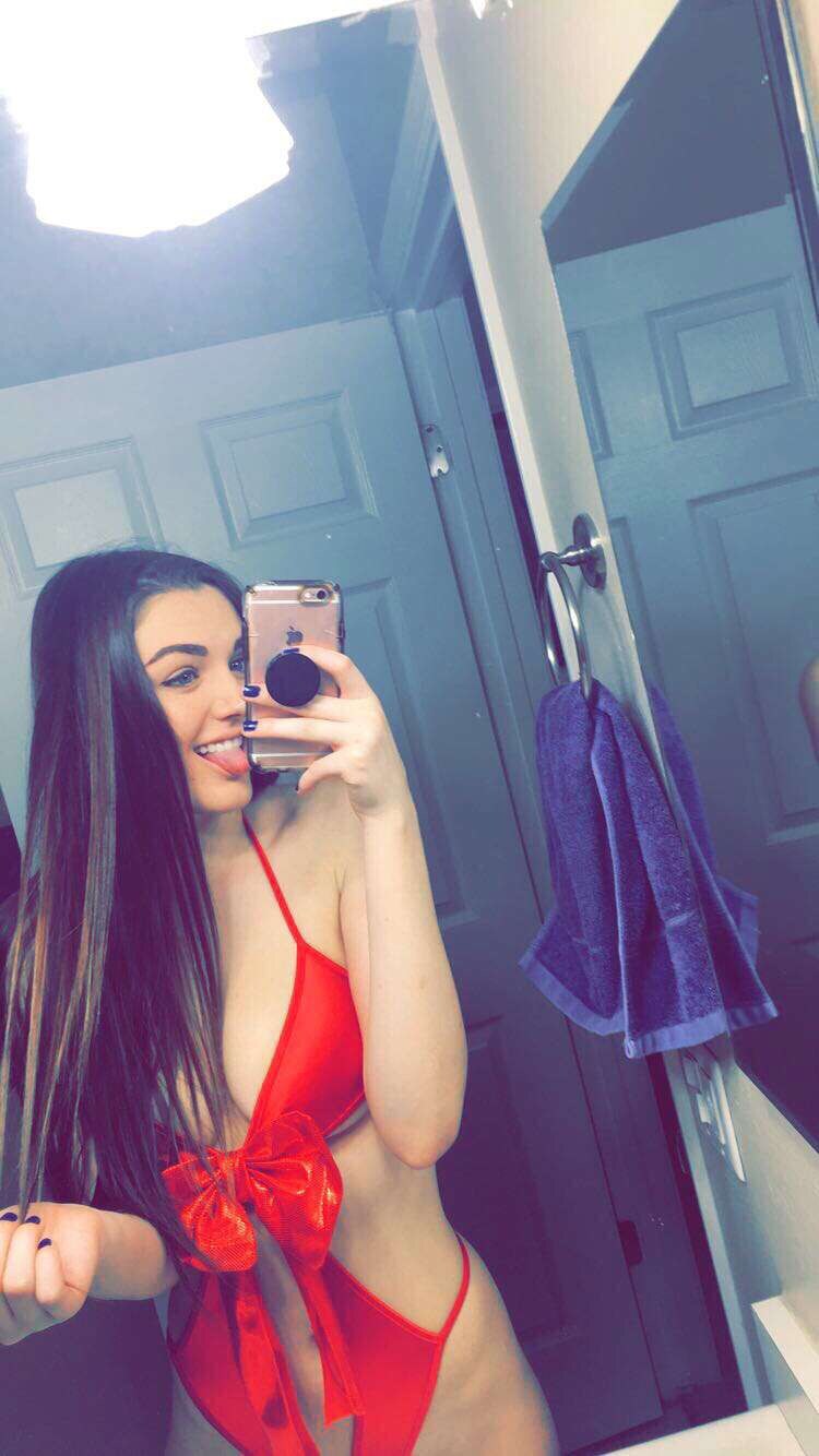 Ally Hardesty Photo #79