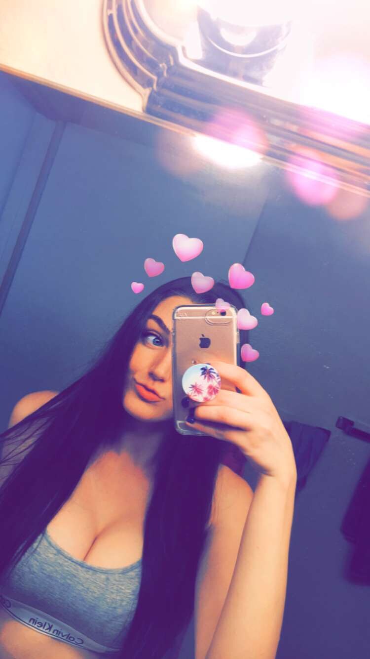 Ally Hardesty Photo #103