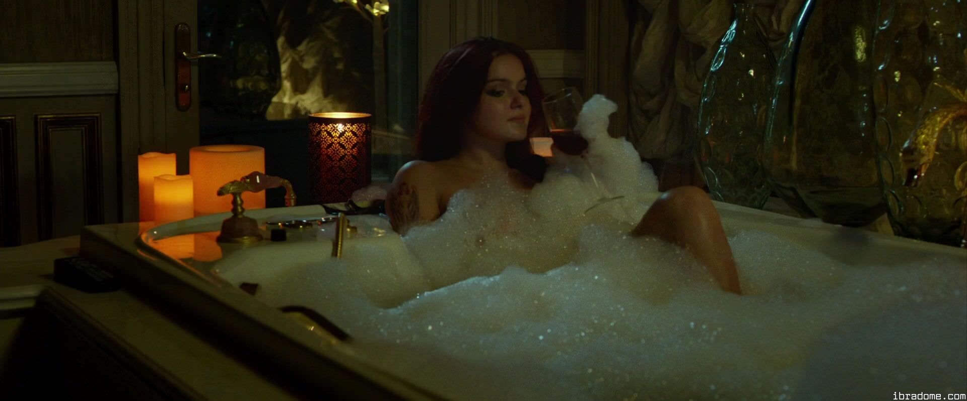Ariel Winter Photo #65