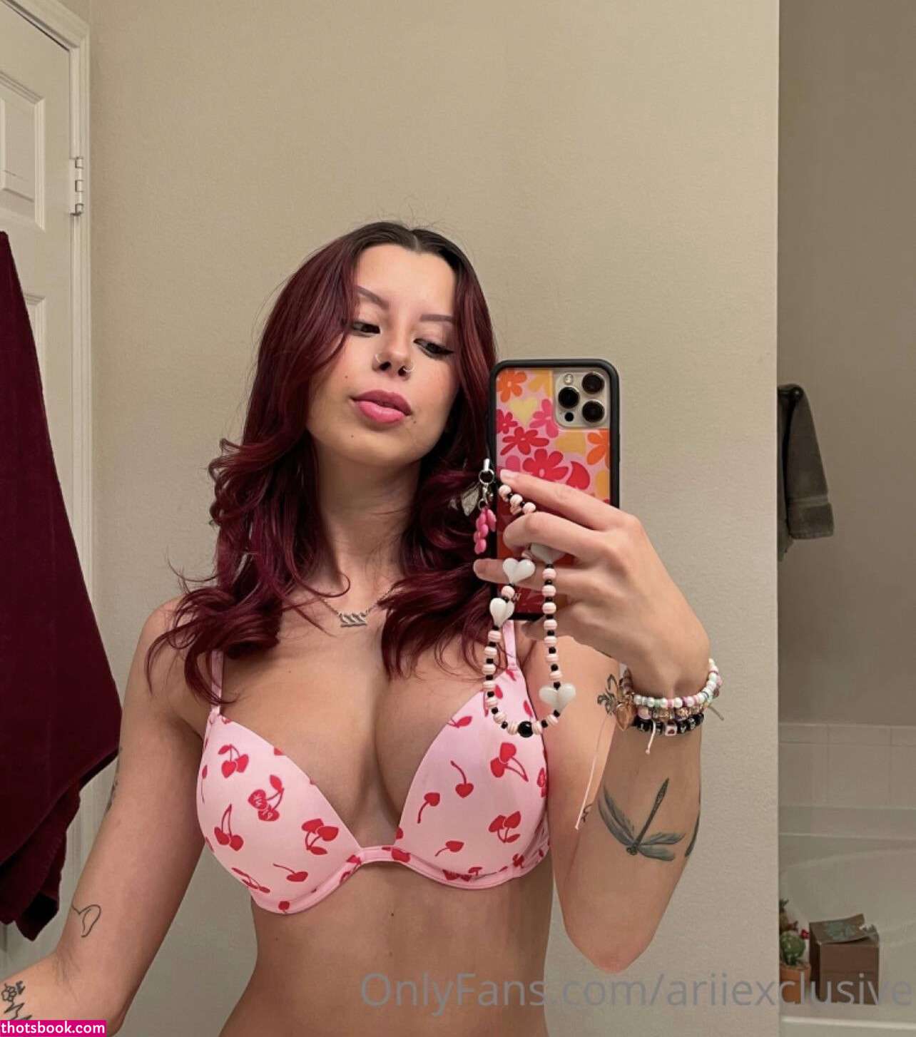 ariiexclusive Photo #2