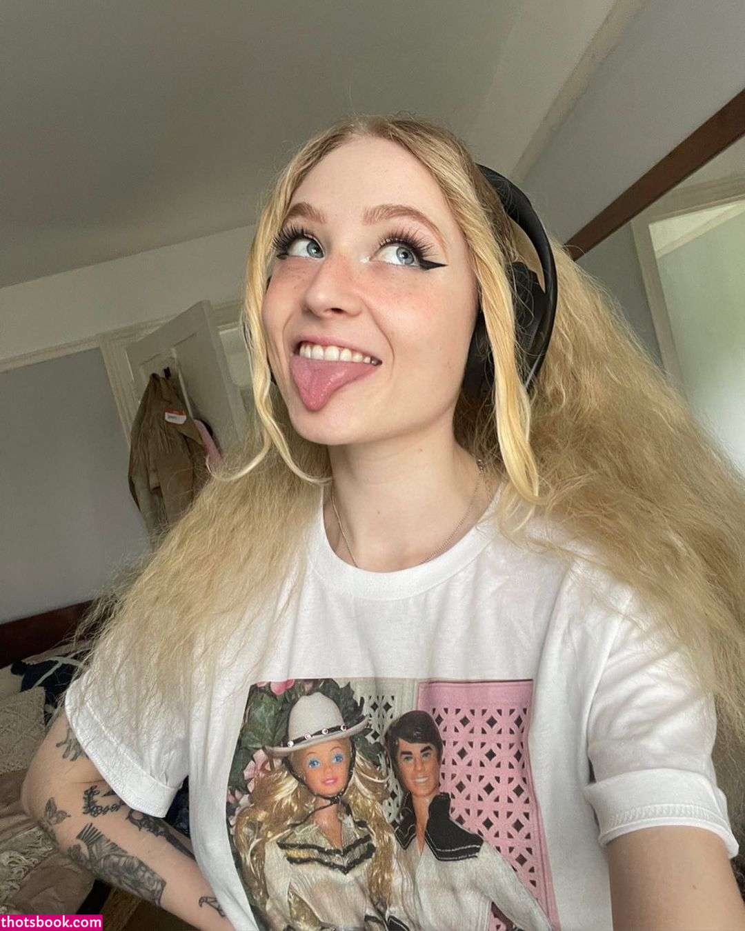 Janet Devlin Photo #7