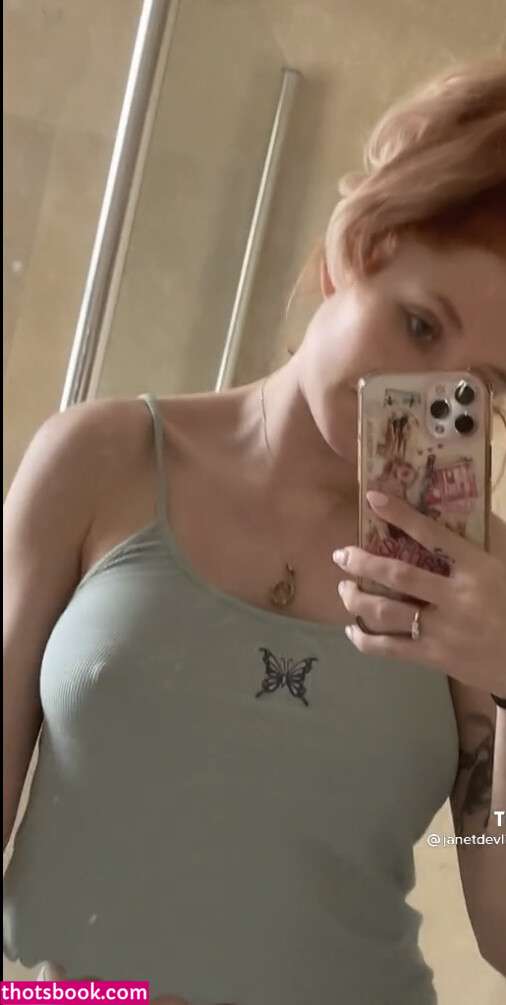 Janet Devlin Photo #39