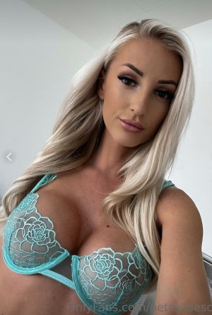 Petraloescher Photo #26