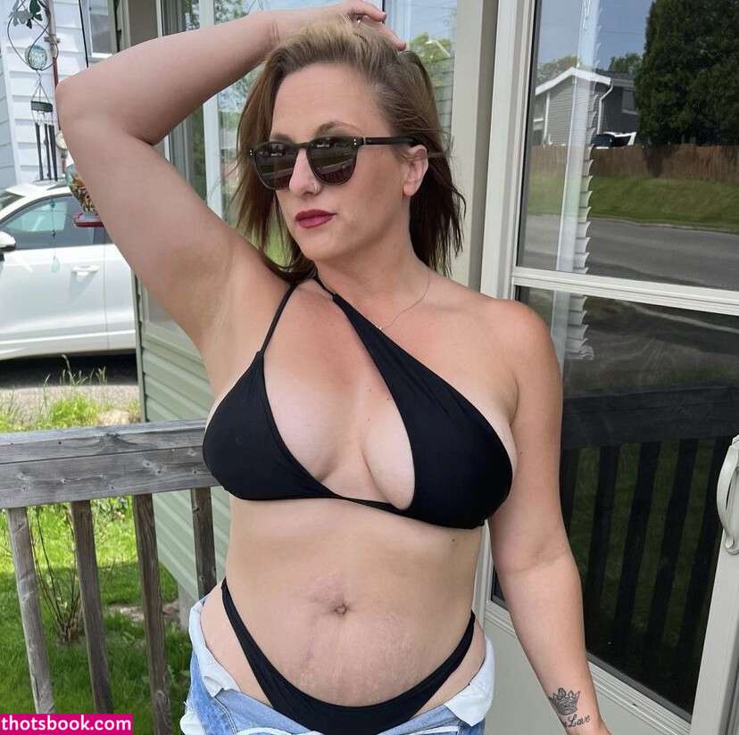 Christine Smoke Photo #8