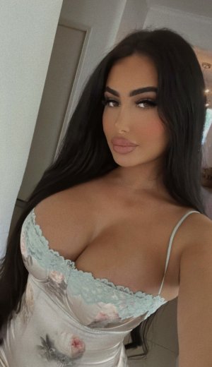 Jessica Foster Photo #6