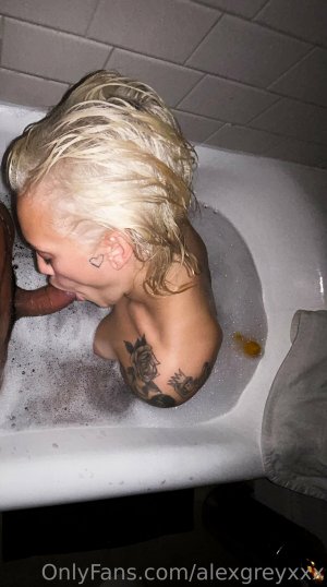 xoalexgrey Post #7