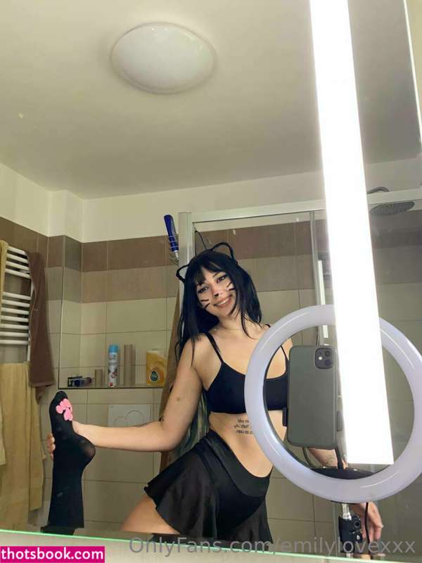 Emilylovexxx Photo #2