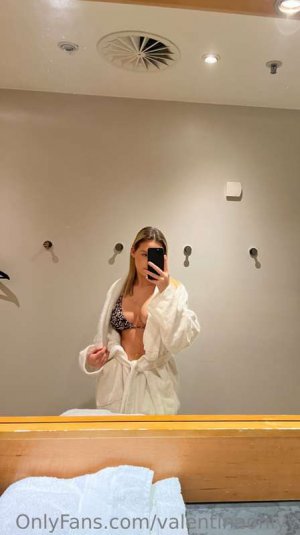 Valentina Santic Photo #16