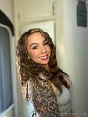 Hotwifelexx Post #12