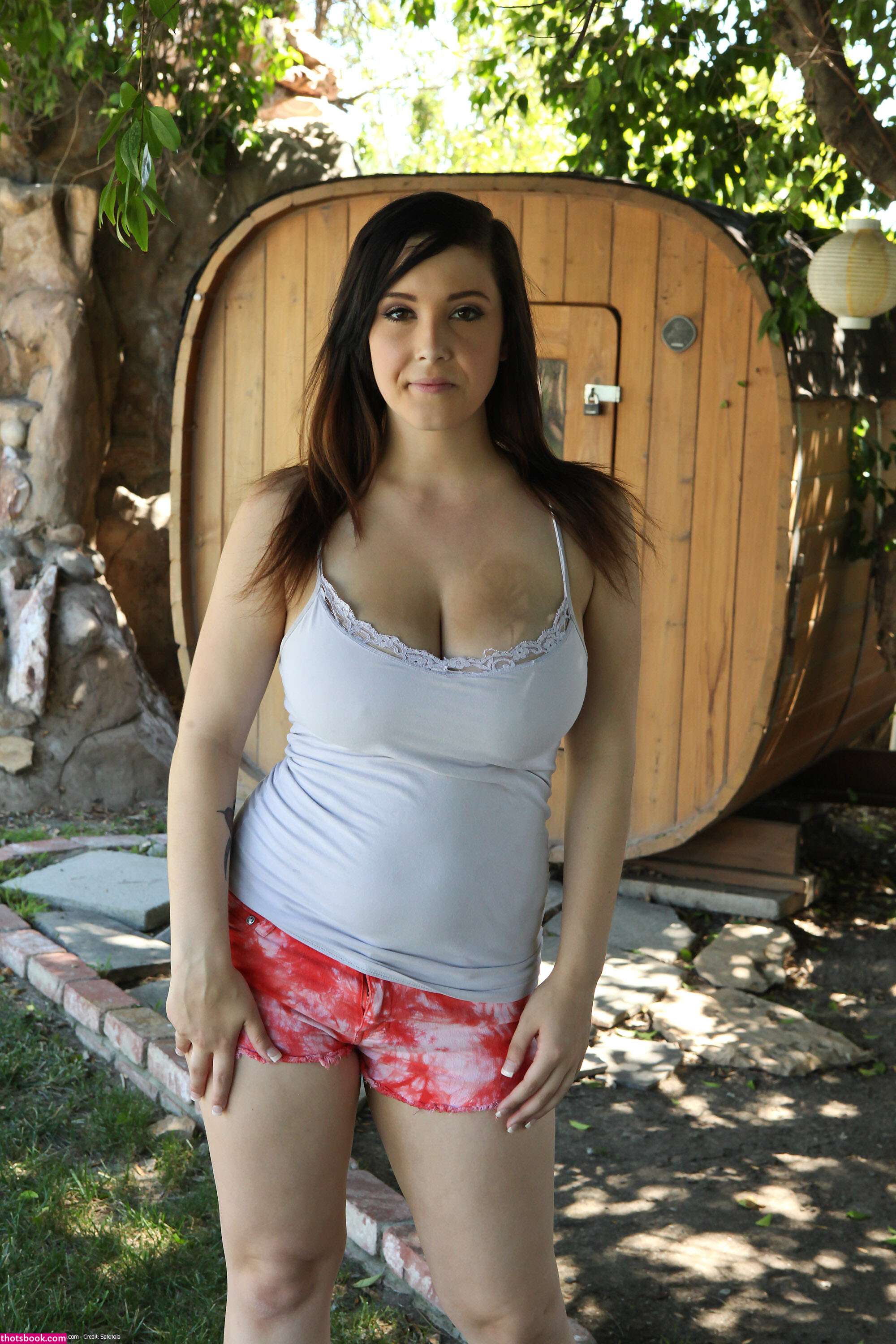 Noelle Easton Photo #22