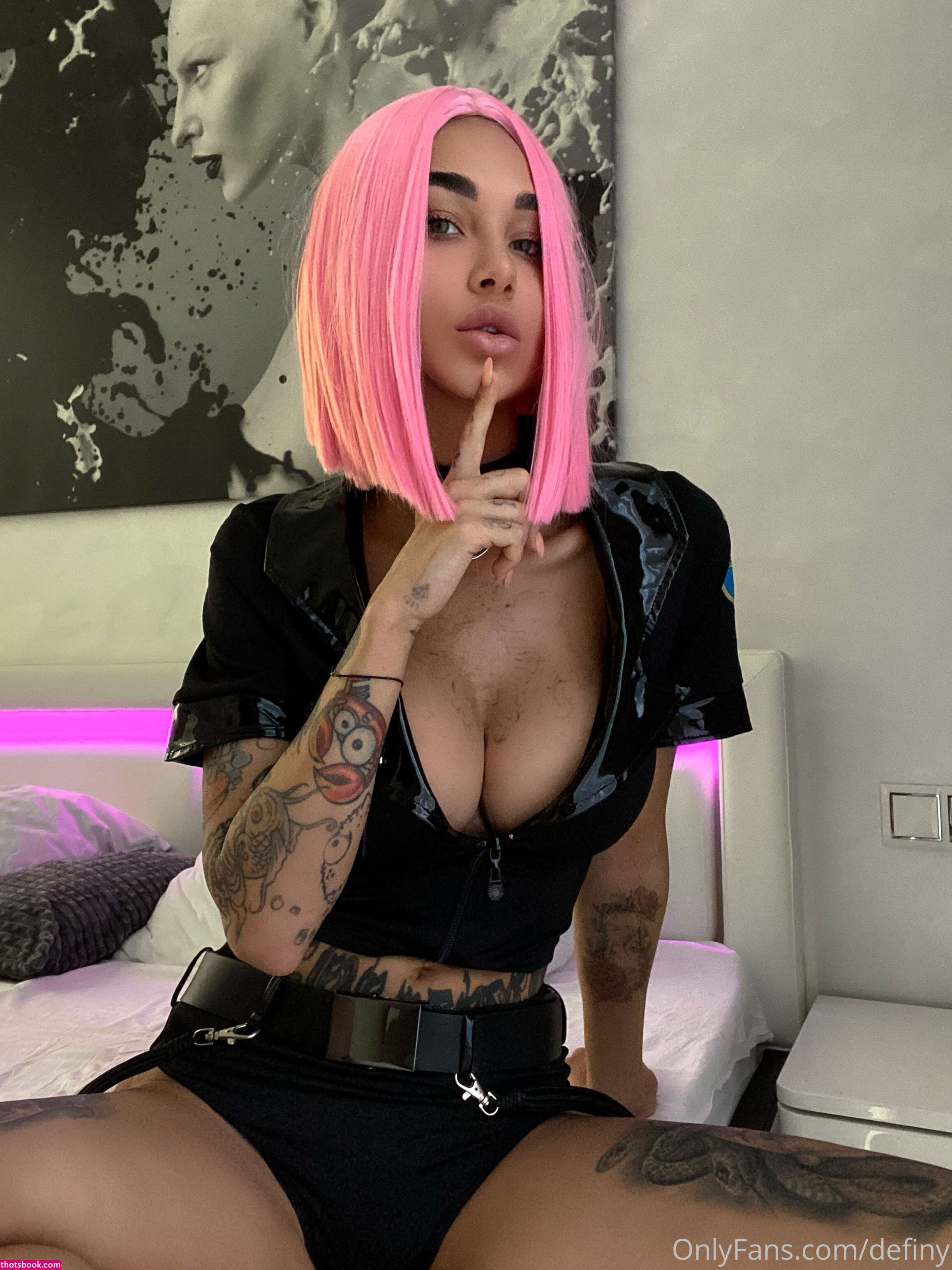 Elizabeth Definhy Photo #70