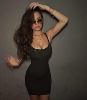 angelinabalis Photo #12