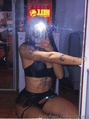 Sophiarizou Photo #4