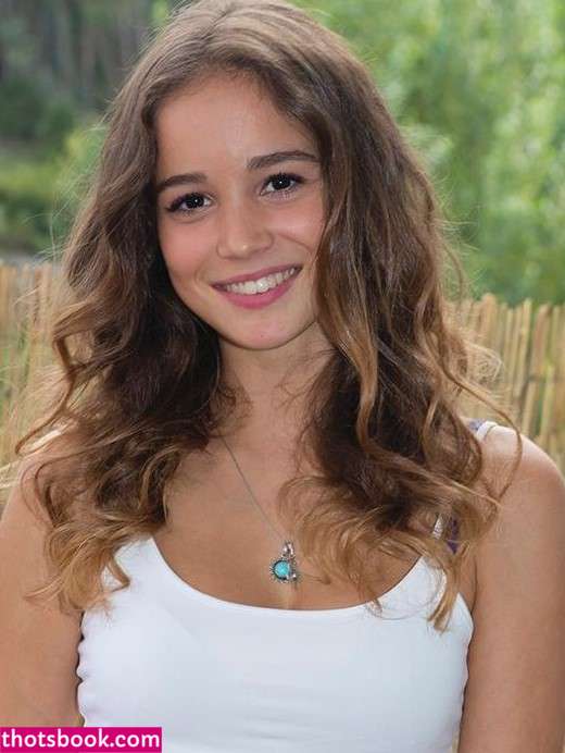 Alba Baptista Photo #25