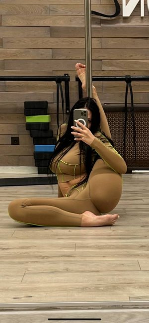 alinajimmychoo Photo #10