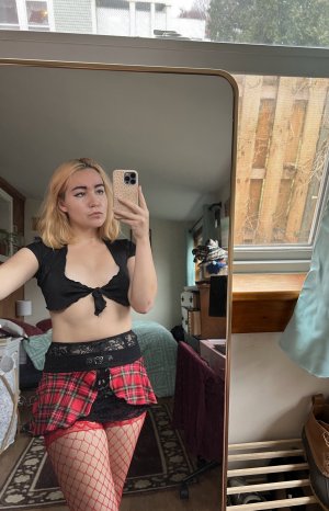 Erin Postsoffice Photo #22