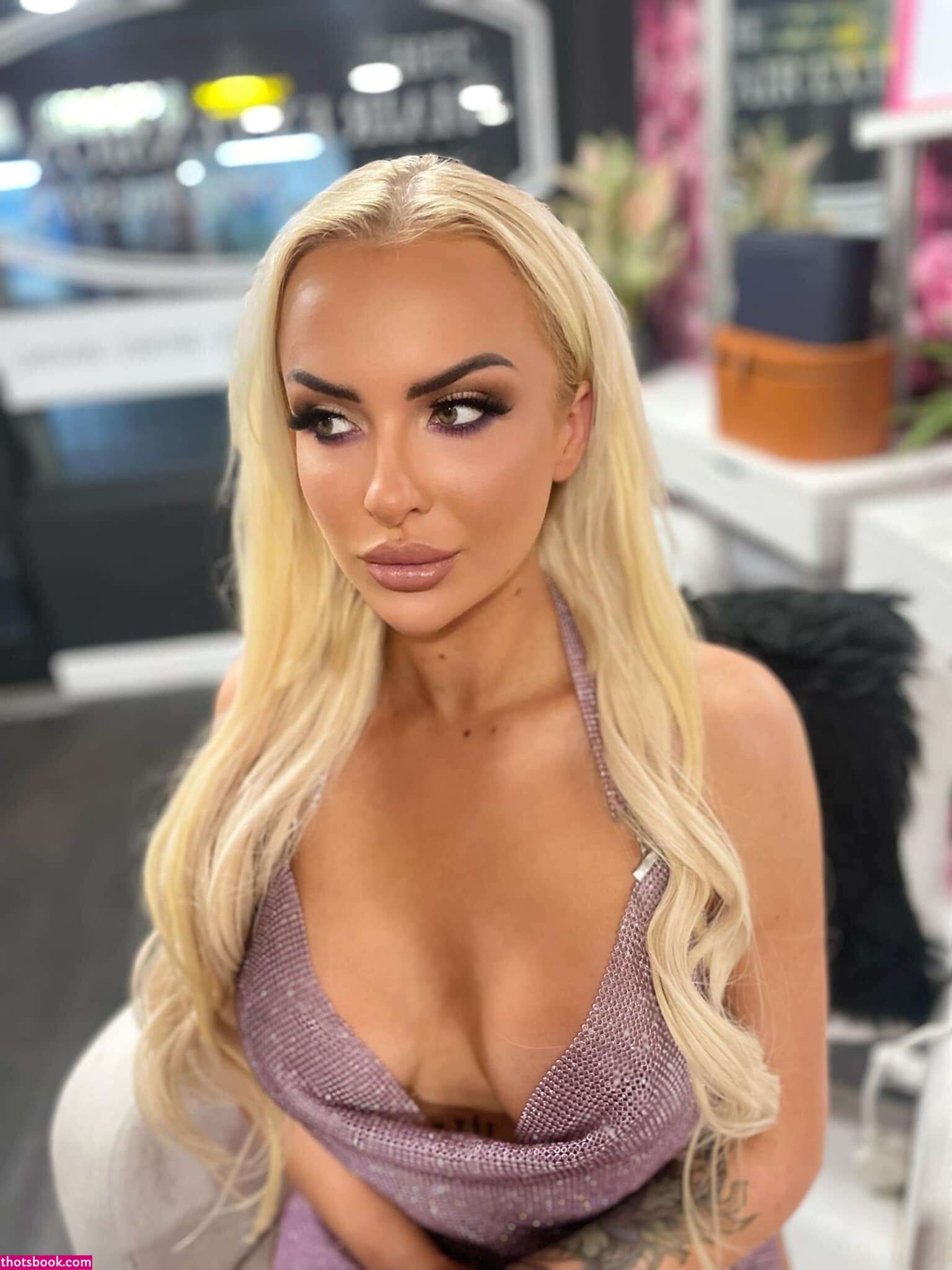 Nikita Reign Photo #11