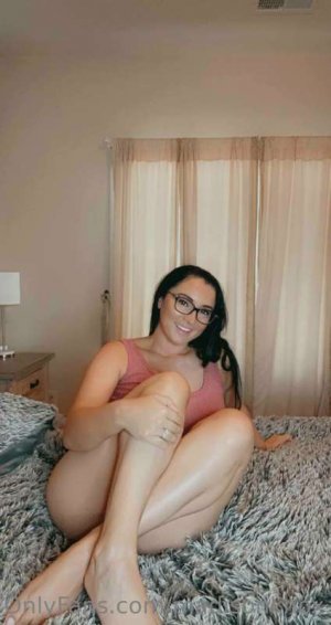 madisonknox Photo #10