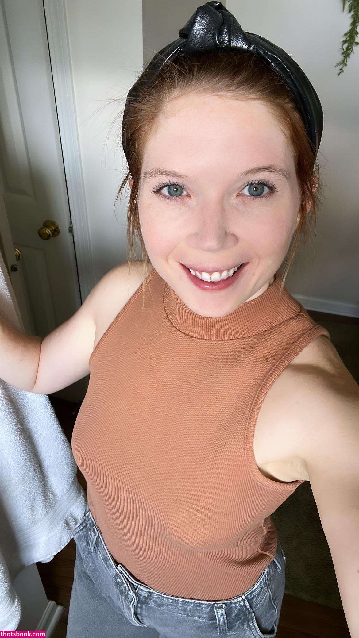 Peachy Noel Photo #1