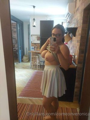 Cumonveronica Photo #93