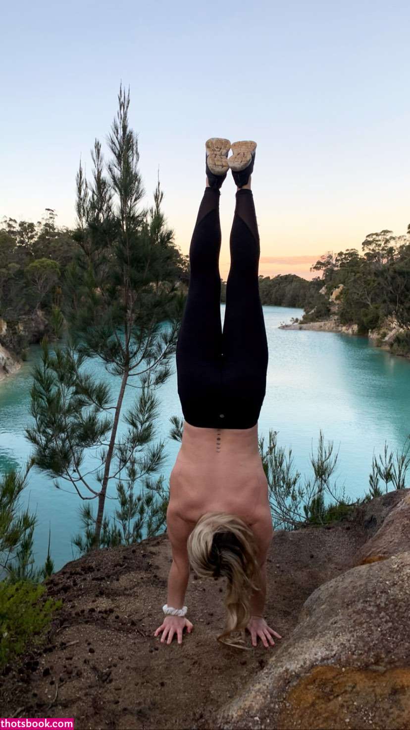 Rachaeljanea Photo #10