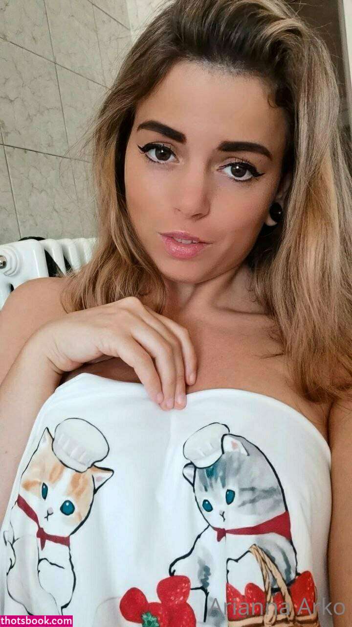 Ariannaarko Photo #21