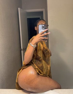 misscarramello Photo #24