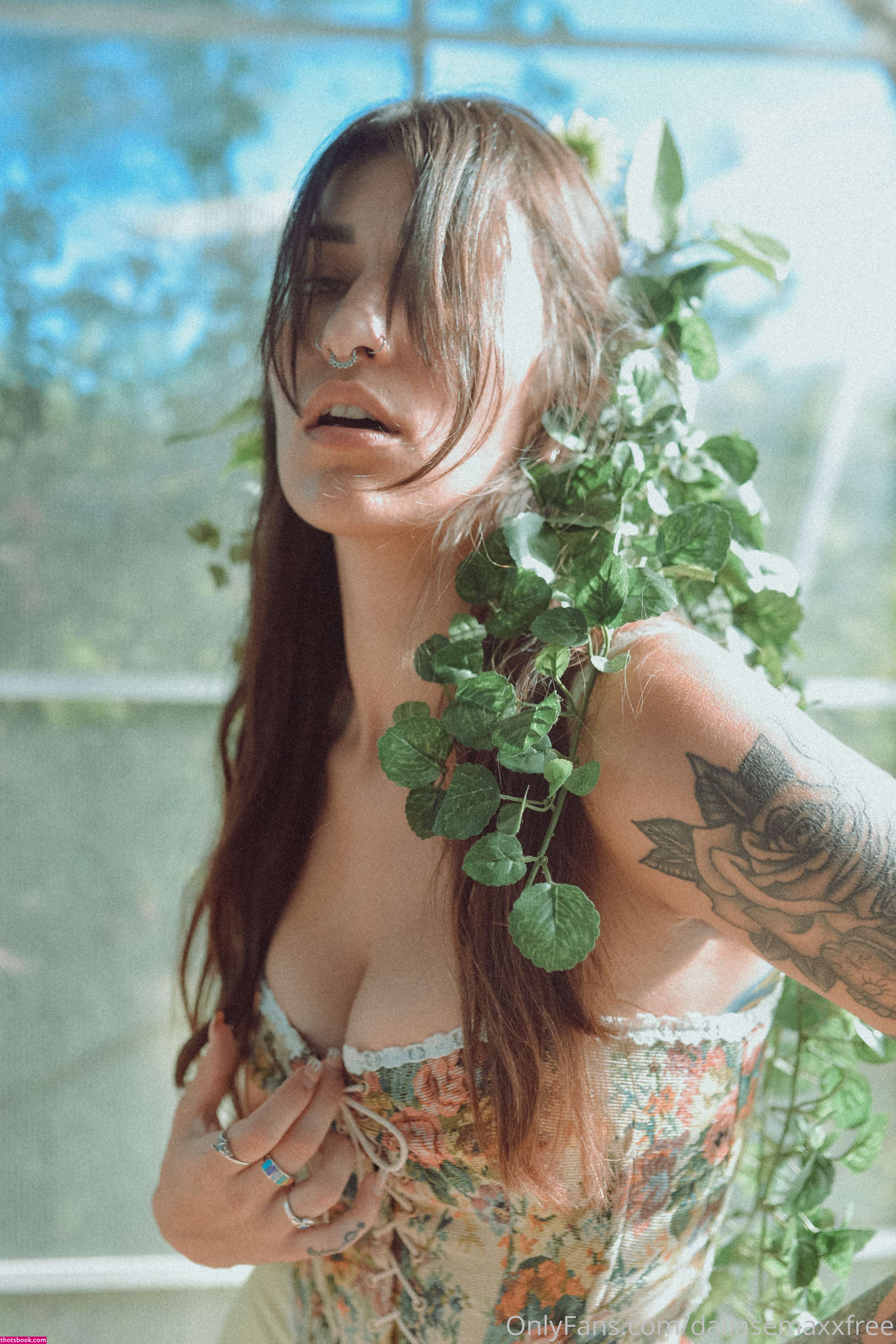 Dallas Maxwell Photo #42