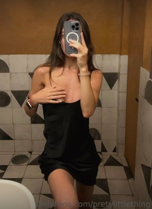 pretylittlething Photo #65