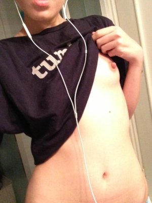 Arils Chest Photo #6