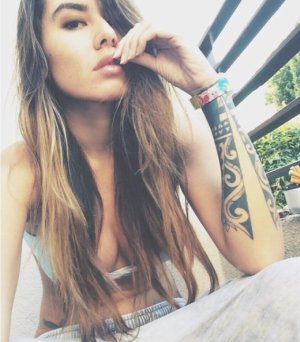 Khalyla Kuhn Photo #19