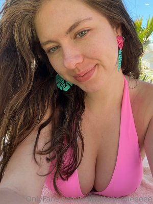 Lexiwinters Photo #38