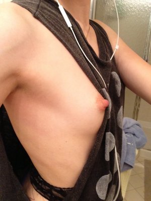 Arils Chest Photo #78