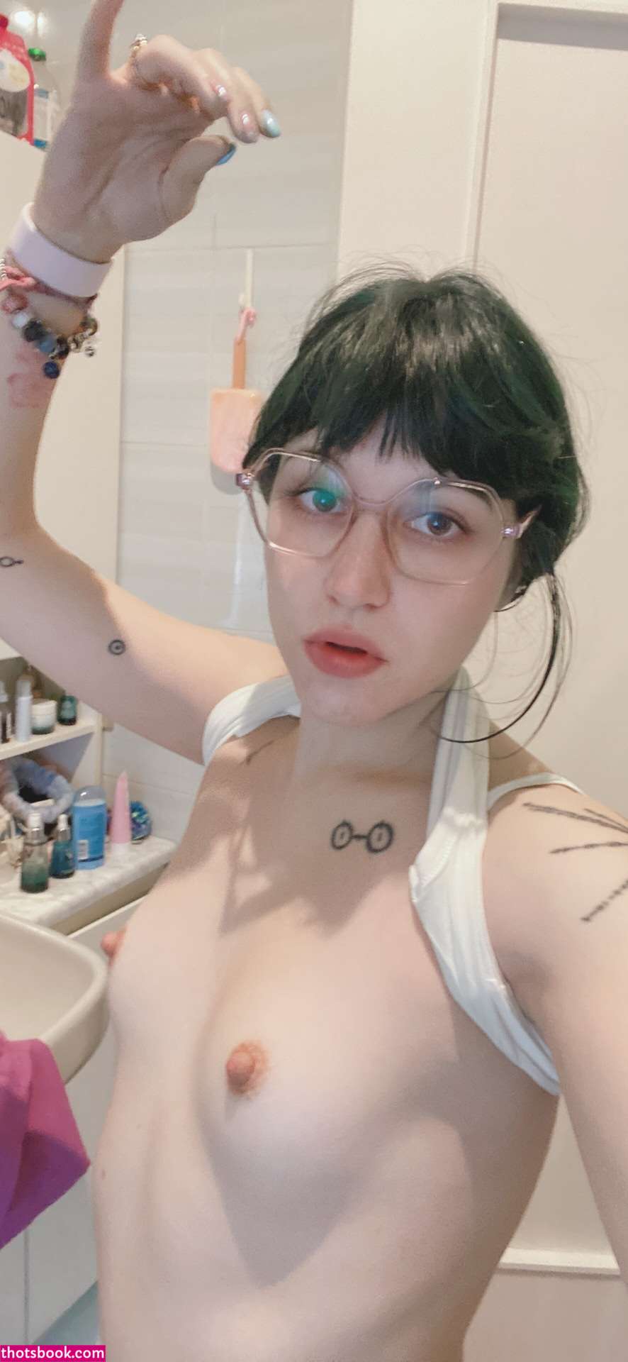 Arils Chest Photo #85