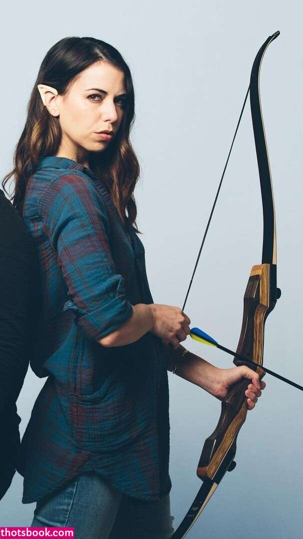 Laura Bailey Photo #12