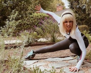 Laura Bailey Photo #9