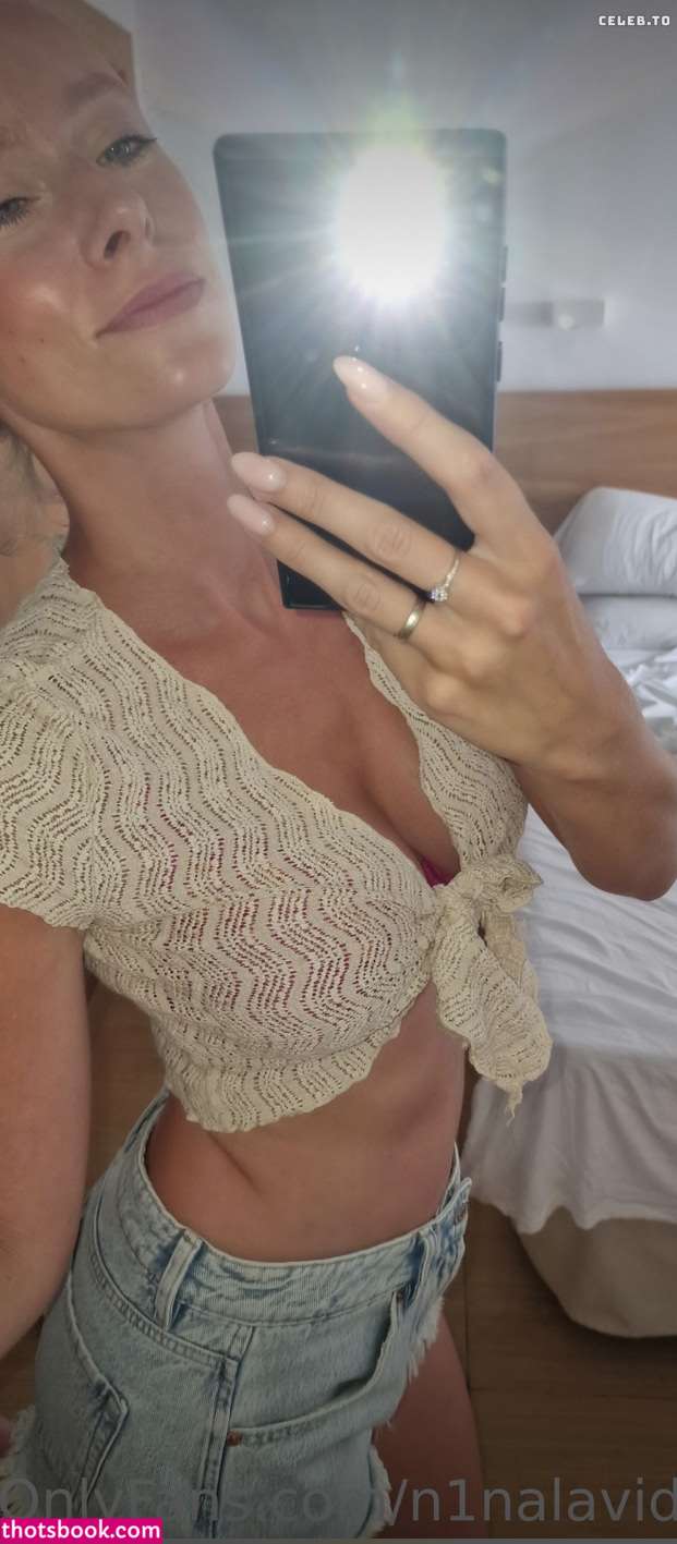 Nina Thomas Photo #43