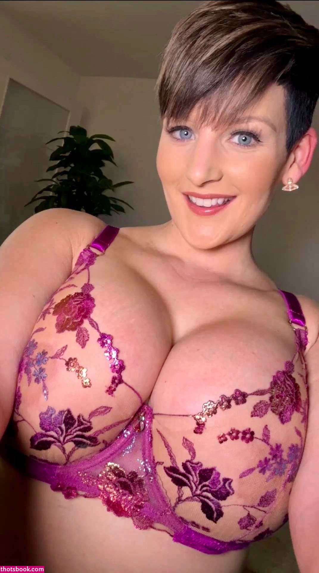 Hannah Brooks Photo #222