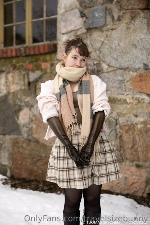 Travelsizebunny Photo #3