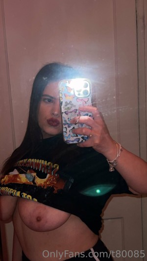 Vanessinator Photo #38