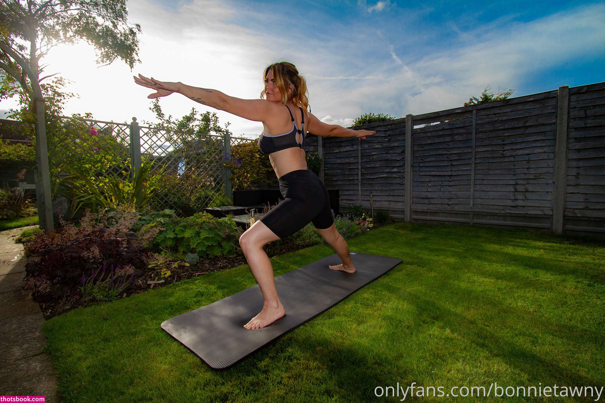 Bonnie Tawny Photo #36