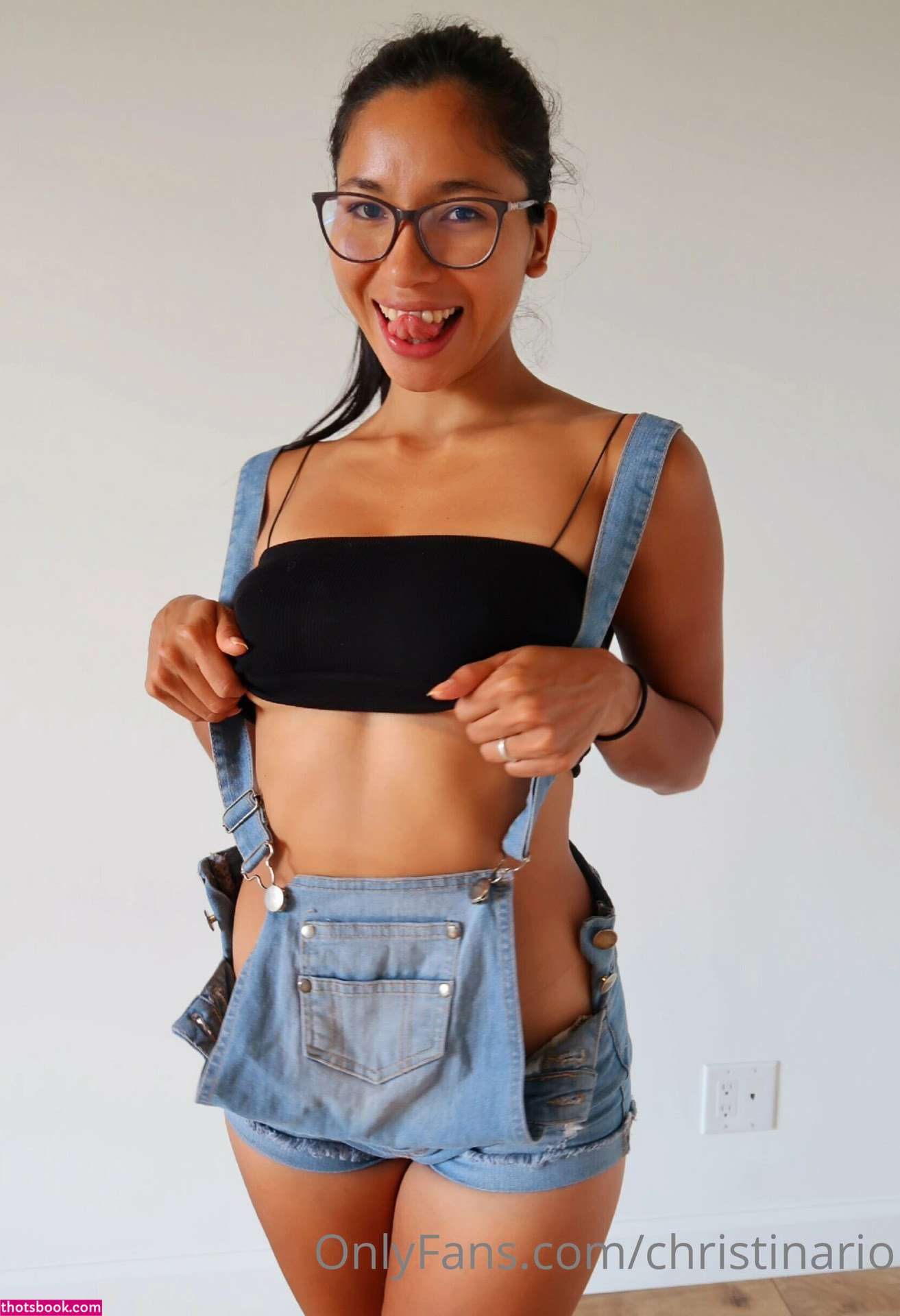 Christinario Photo #137