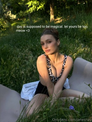 Jane Shays Photo #38