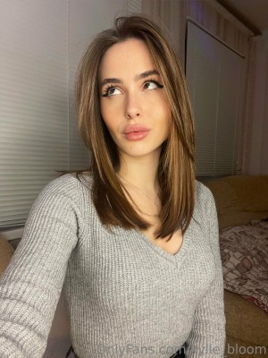 Kylie Bloom Photo #31